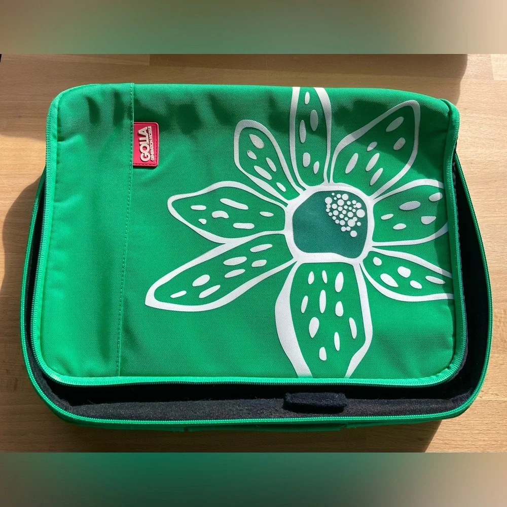 Golla Laptop Sleeve Case * 15 x 10.5 in * Green w/ Flower Design *